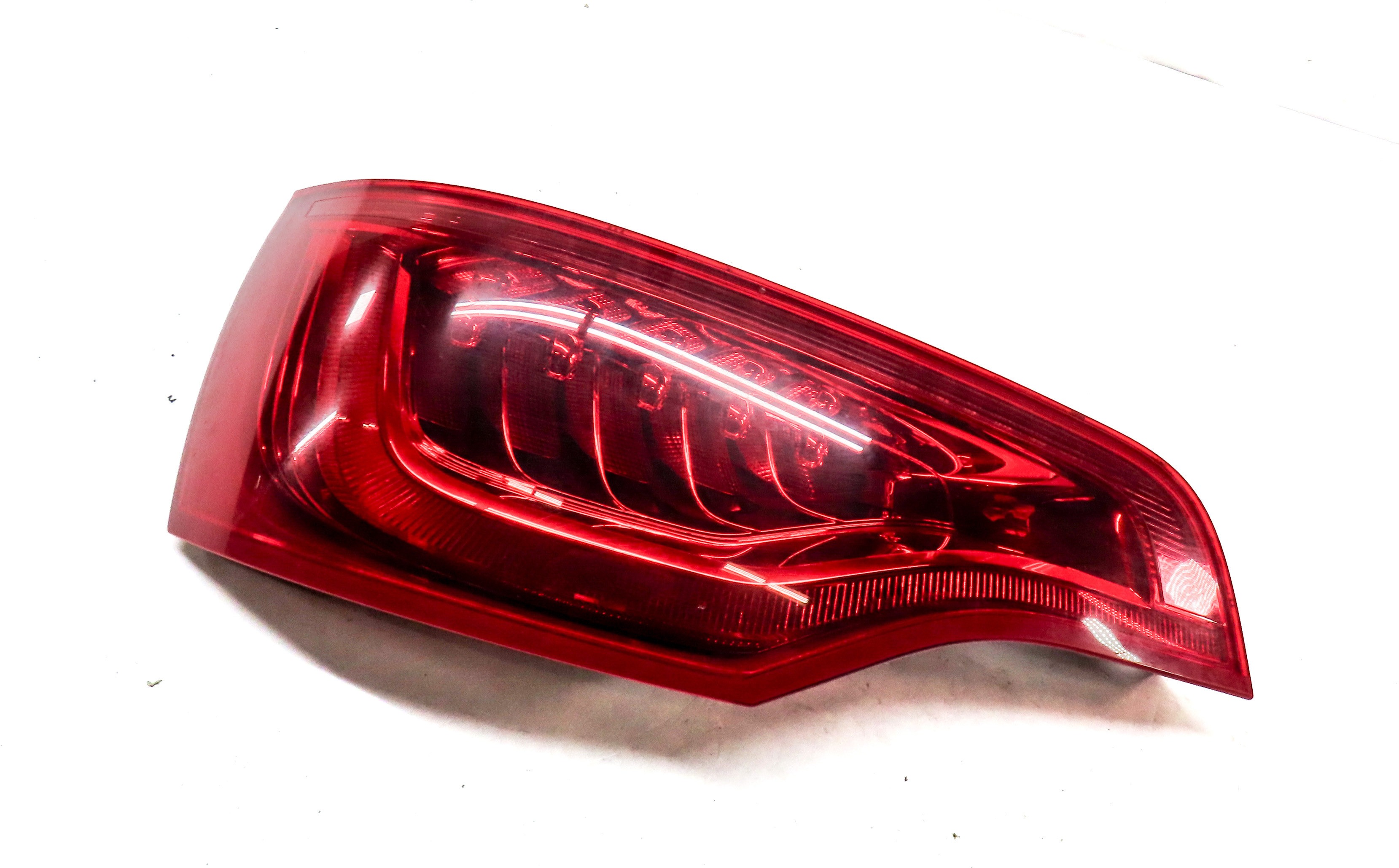 2010-2015 AUDI Q7 (4L) LEFT DRIVER REAR TAILLIGHT BRAKE LIGHT LAMP (LED) — exact item pictured